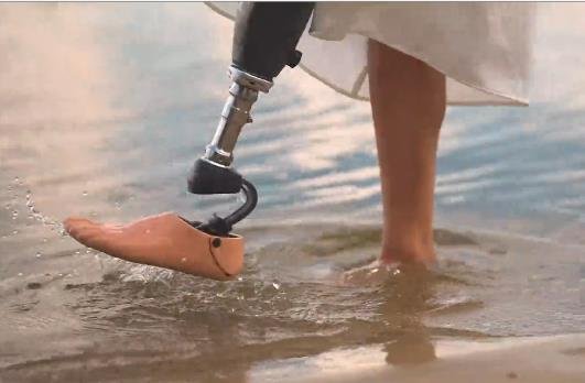 新款碳纖儲能徦腳